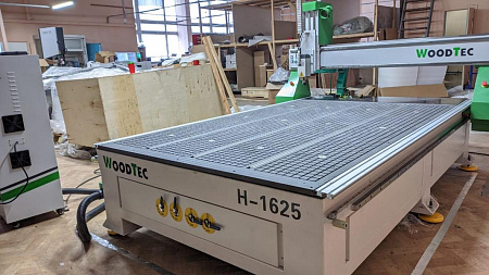 Фрезерный станок с ЧПУ по дереву WoodTec H 1625 купить в Москве - rodan.ru