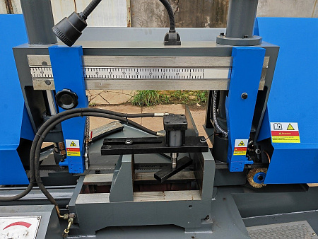 MetalTec BS 350 CZ ленточнопильный станок c поворотом пильного модуля под углом 45 - 90°