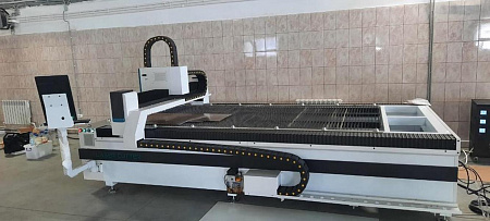 Оптоволоконный лазерный станок для резки металла MetalTec 1530 B (RECI-1000 W) купить в Москве - rodan.ru