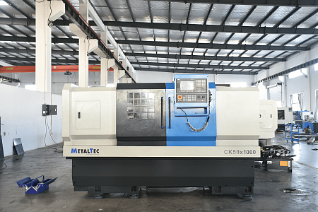 Токарный станок c ЧПУ с прямой станиной MetalTec CK 50x1000 купить в Москве - rodan.ru