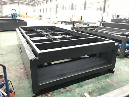 Оптоволоконный лазерный станок для резки металла MetalTec 1530 B (RECI-1000 W) купить в Москве - rodan.ru