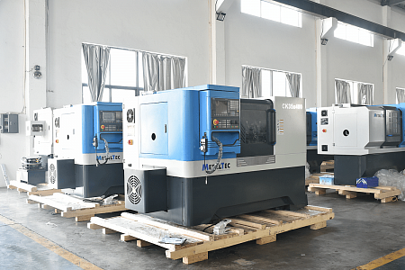 Токарный станок c ЧПУ с горизонтальной станиной MetalTec CK 35x400 купить в Москве - rodan.ru