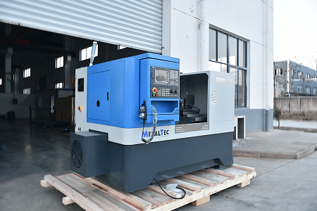 Токарный станок c ЧПУ с горизонтальной станиной MetalTec CK 35x400 купить в Москве - rodan.ru