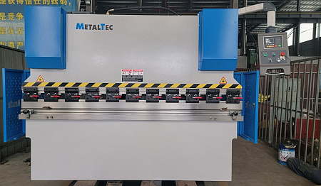 Листогибочный гидравлический пресс MetalTec HBM 63/2500 (Е22, инвертор заднего упора) купить в Москве - rodan.ru