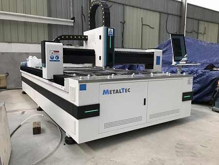 Оптоволоконный лазерный станок для резки металла MetalTec 1530 B (RECI-1000 W) купить в Москве - rodan.ru