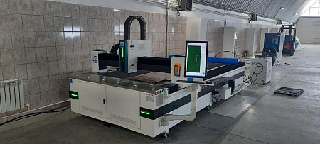 Оптоволоконный лазерный станок для резки металла MetalTec 1530 B (RECI-1000 W) купить в Москве - rodan.ru