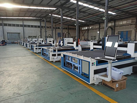 Оптоволоконный лазерный станок для резки металла MetalTec 1530B (1000W)