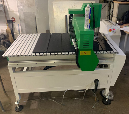 Фрезерно-гравировальный станок с ЧПУ WoodTec MH 6090 1,5 ECO купить в Москве - rodan.ru