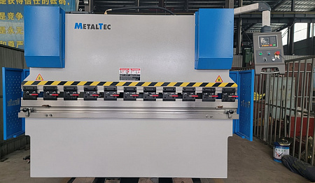 Листогибочный гидравлический пресс MetalTec HBM 40/2500 (Е22, инвертор заднего привода) купить в Москве - rodan.ru