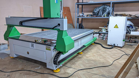 Фрезерный станок с ЧПУ по дереву WoodTec H 1625 купить в Москве - rodan.ru