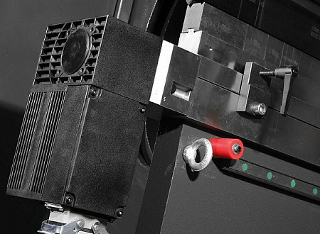 MetalTec HBC 170/3100 Листогибочные гидравлические прессы с ЧПУ