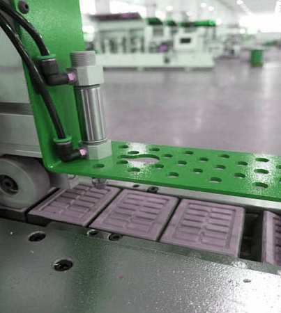Станок для облицовывания кромок мебельных деталей WoodTec EdgeMatic 400С PRO