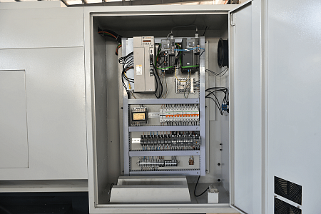 Токарный станок c ЧПУ с прямой станиной MetalTec CK 50x1000 купить в Москве - rodan.ru