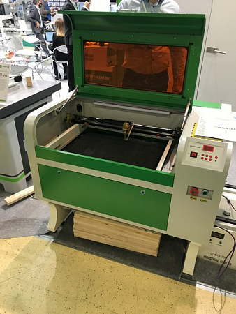 Лазерно-гравировальный станок с ЧПУ WoodTec WL 6040 M2